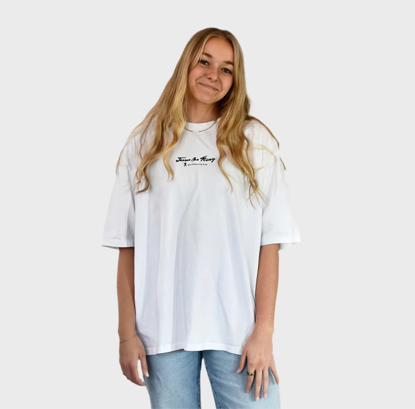 JESUS IS KING HEAVYWEIGHT TEE